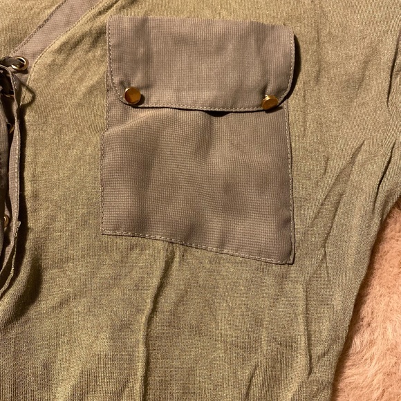 Venus small olive green tee - Picture 7 of 7